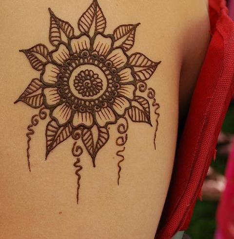Stylish And Easy Eid Mehndi Designs 2012 for Girls and Women 5