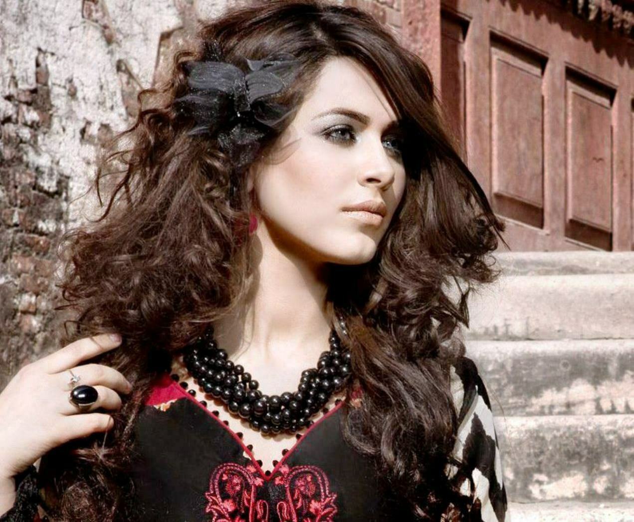 Pakistani Model Ayyan Ali hot Latest Pictures 2022 Gallery.