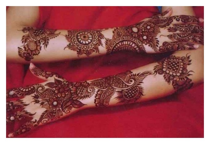 Woman wedding MEHNDI DESIGNS Pictures