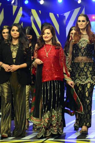 Fashion designer Saira Rizwan Party Dresses at Runway Pakistan